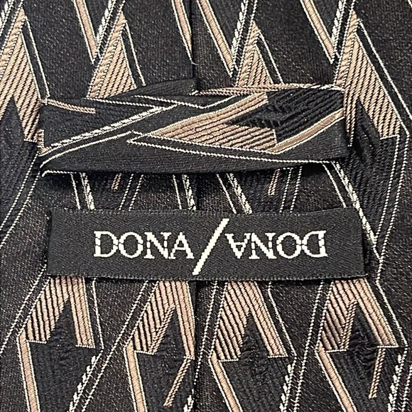 Dona / Dona 100% Silk Hand-Made Tie - Black and Brown Diamond Pattern - Picture 5 of 6
